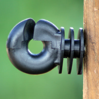 Ringisolatoren met doorlopende kern, voor houten palen, emmer